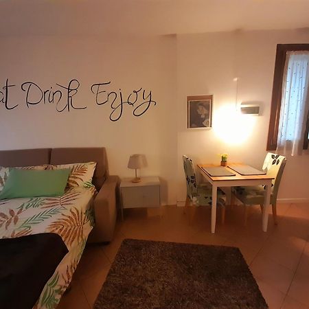 A Casa Di Sole Apartment Arese Exterior photo